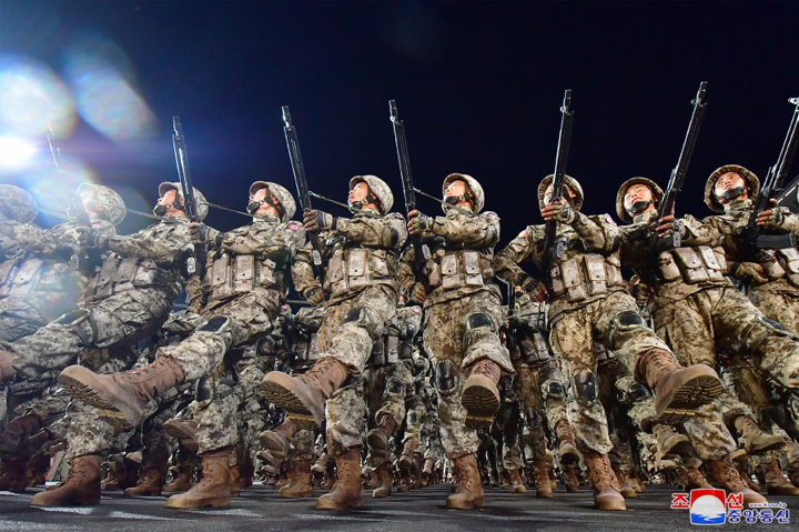 16-조선로동당창건 75돐경축 열병식